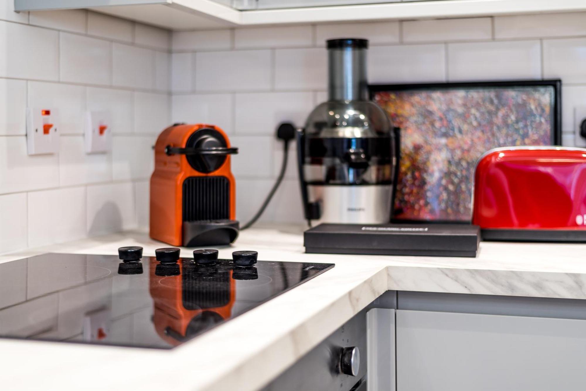 Apartamento Casa Italia Near Kings Road In Chelsea With Wifi & Washing Machine Londres Exterior foto