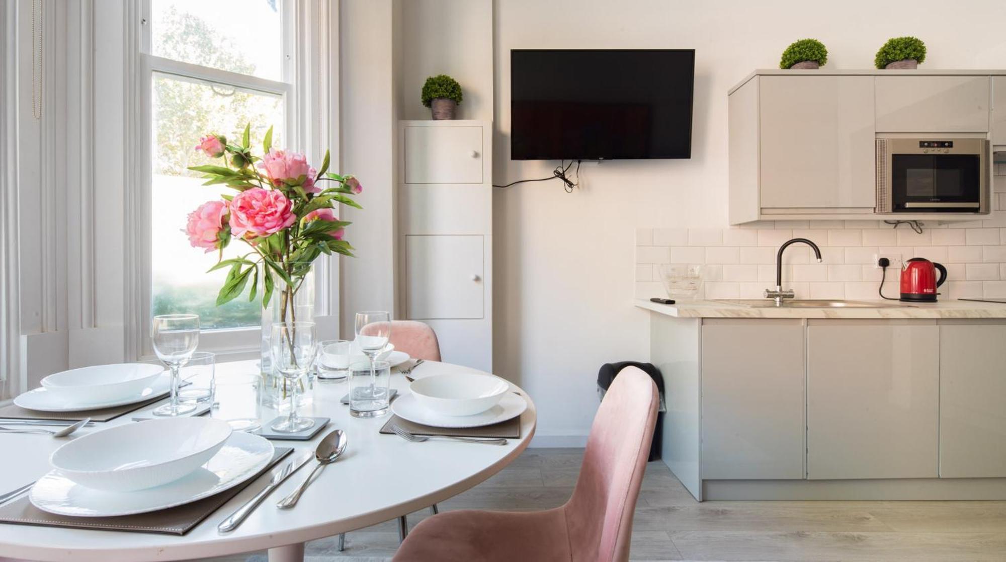 Apartamento Casa Italia Near Kings Road In Chelsea With Wifi & Washing Machine Londres Exterior foto