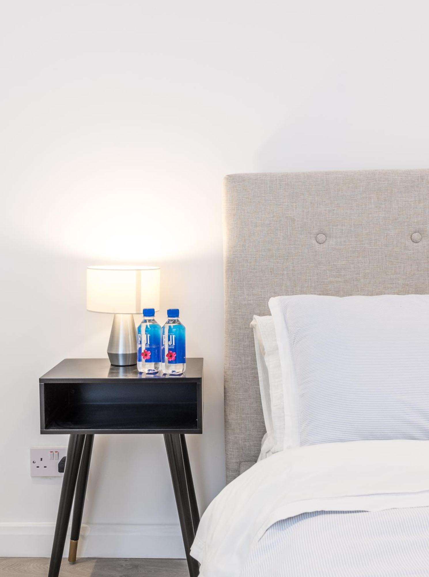 Apartamento Casa Italia Near Kings Road In Chelsea With Wifi & Washing Machine Londres Exterior foto